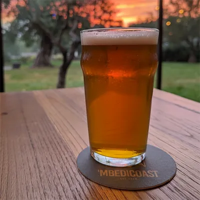 Un bicchiere di English IPA